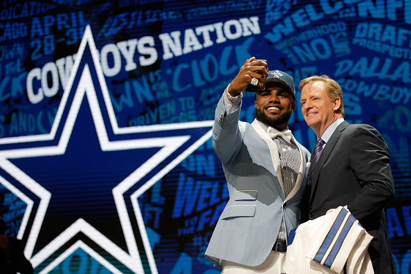 ezekiel-elliott-selfie-roger-goodell-draft-cowboys.jpg